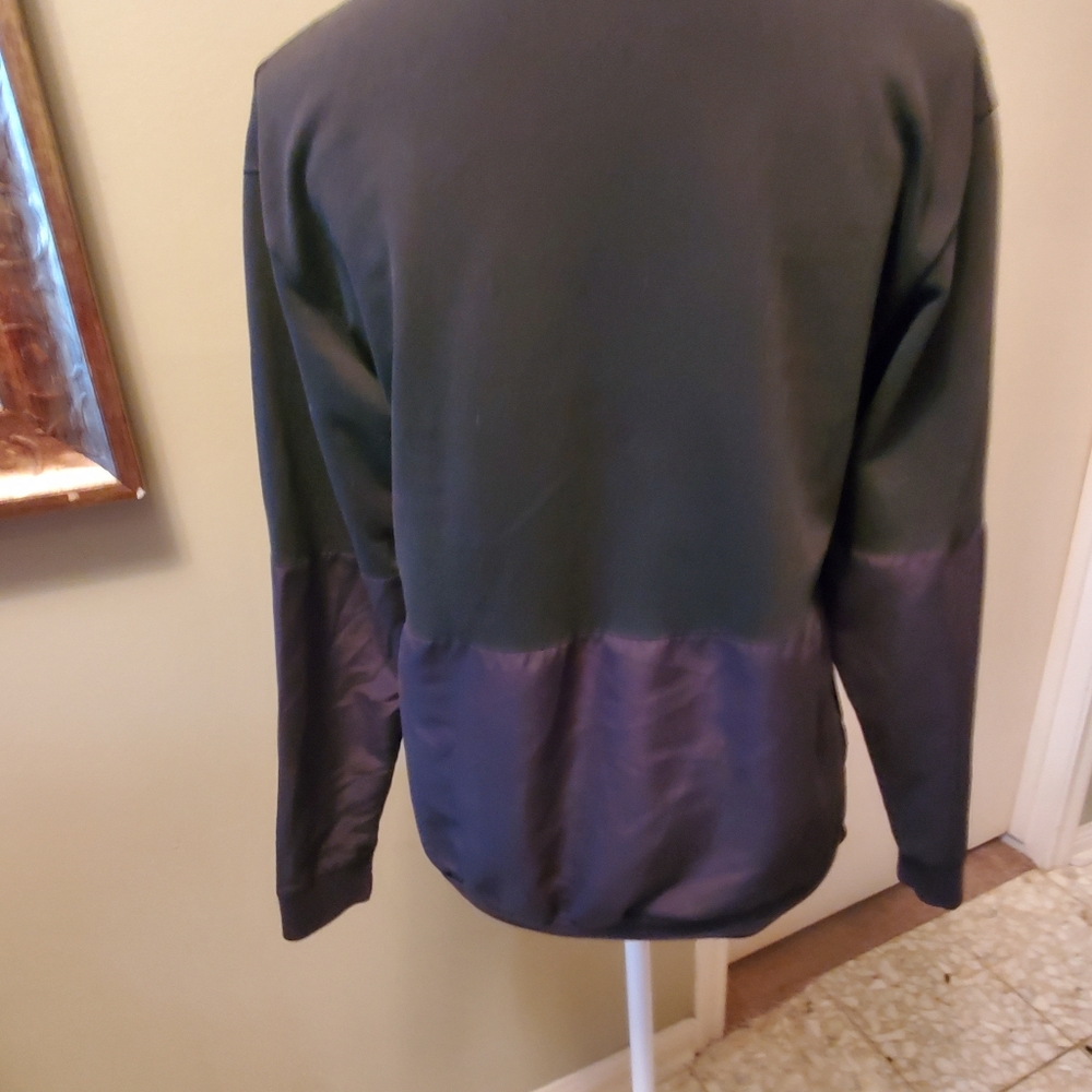 Sweatshirt - Picture 2 of 5